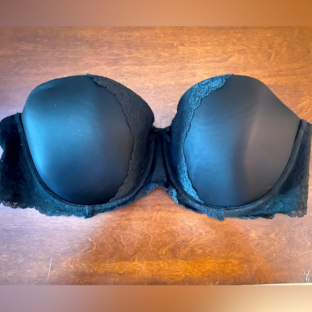 Body by victoria black strapless bra, lace detail, size 38D